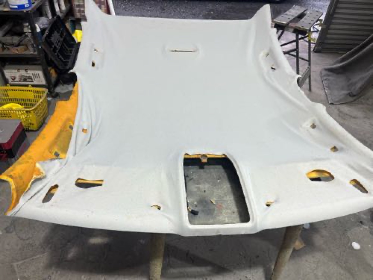 自動車天井張り替え修理 アウディA6