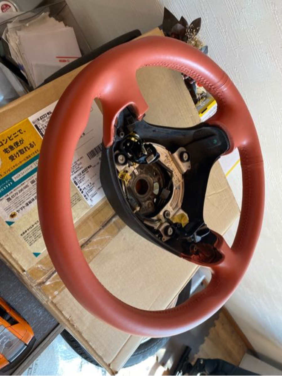 自動車内装修理 本革シート部分カラーチェンジ カスタム 施工写真 3