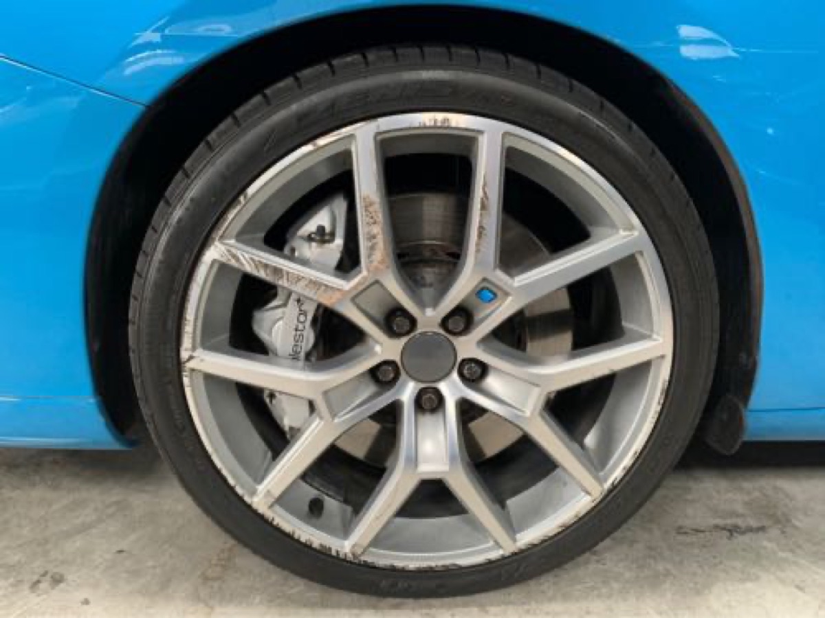 BMW ホイール修理 純正ホイール 部分塗装修理 施工写真 1