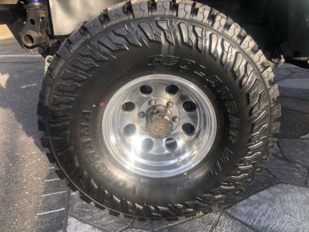 ランクル70 ミッキートンプソンホイール カラーチェンジ 施工写真 2