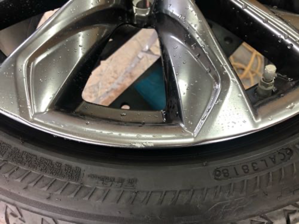 レクサスLS500 純正ホイール修理 ハイグロス塗装 施工写真 2