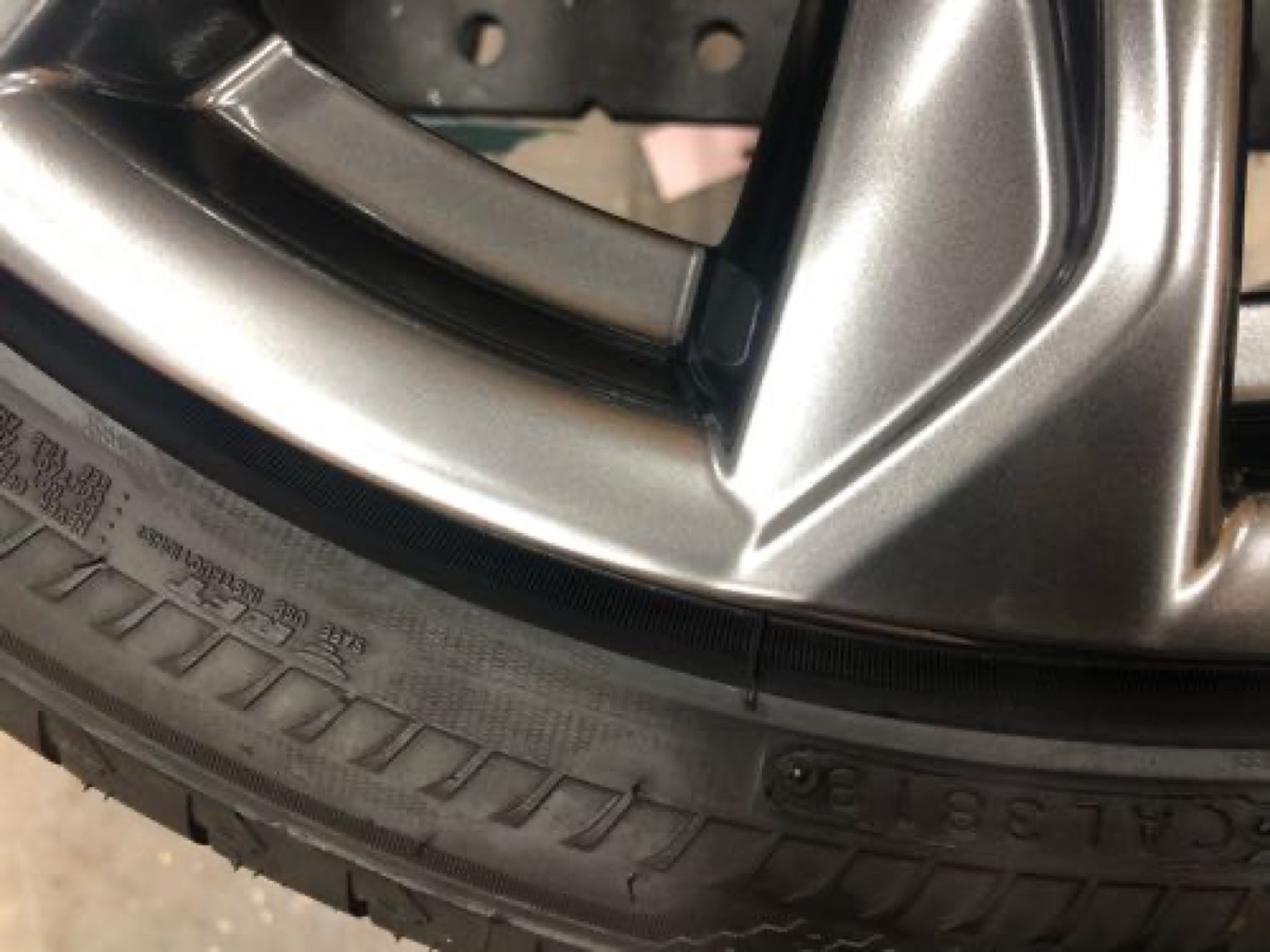 レクサスLS500 純正ホイール修理 ハイグロス塗装 施工写真 4