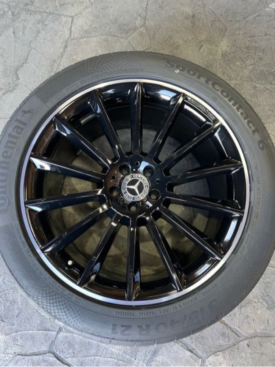 ベンツ ホイール修理 純正ホイール カラーリング 施工写真 1