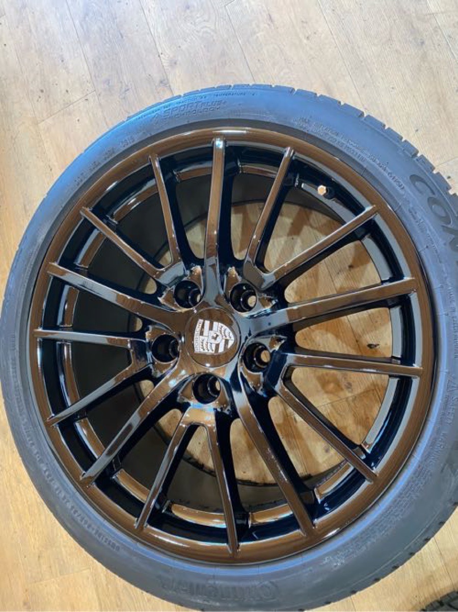 ポルシェケイマンホイール修理 カラーチェンジ ホイールカラーチェンジ 施工写真 1