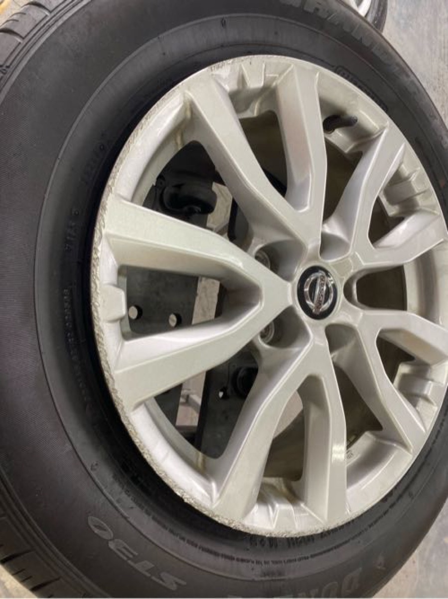 ホイール修理 純正ホイール マットブラックカラーチェンジ 施工写真 1